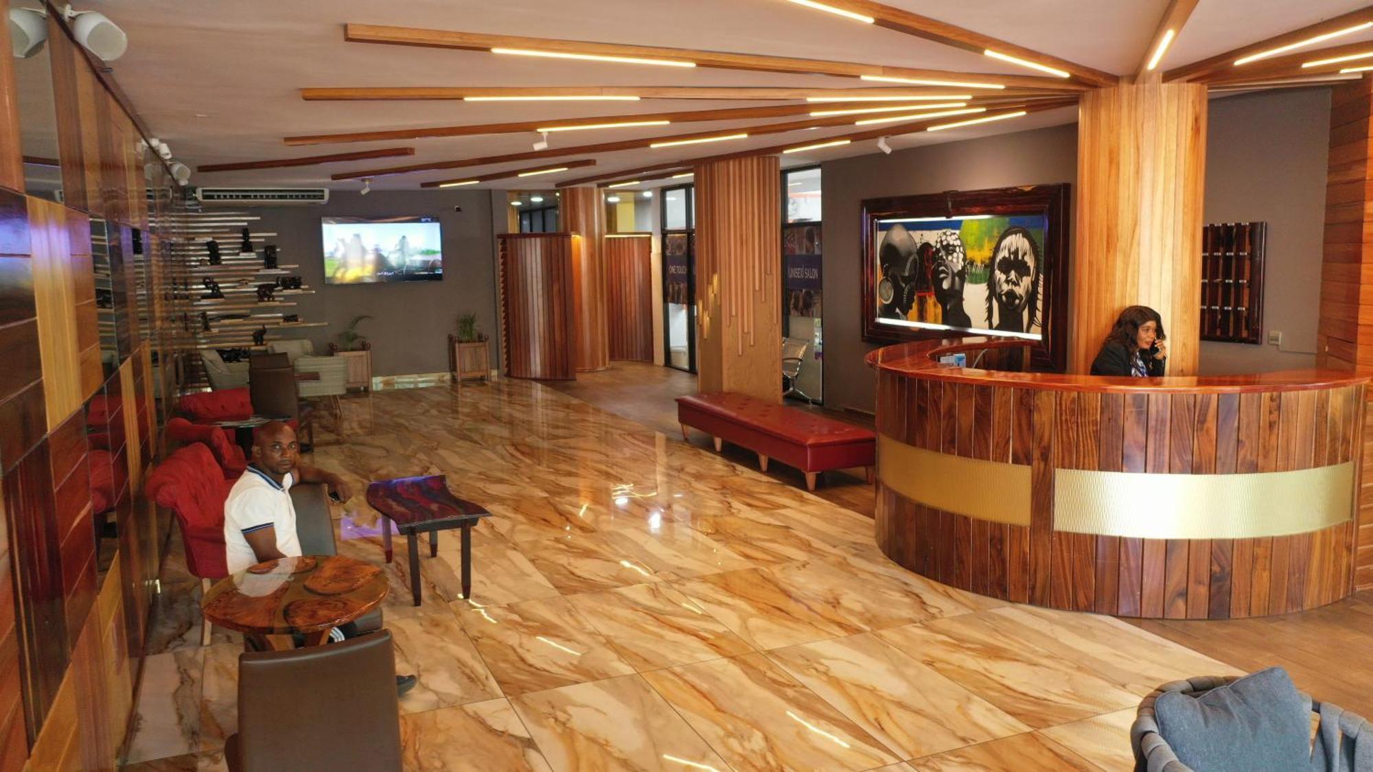 Murex Plaza Hotel & Suites Monrovia Exterior foto