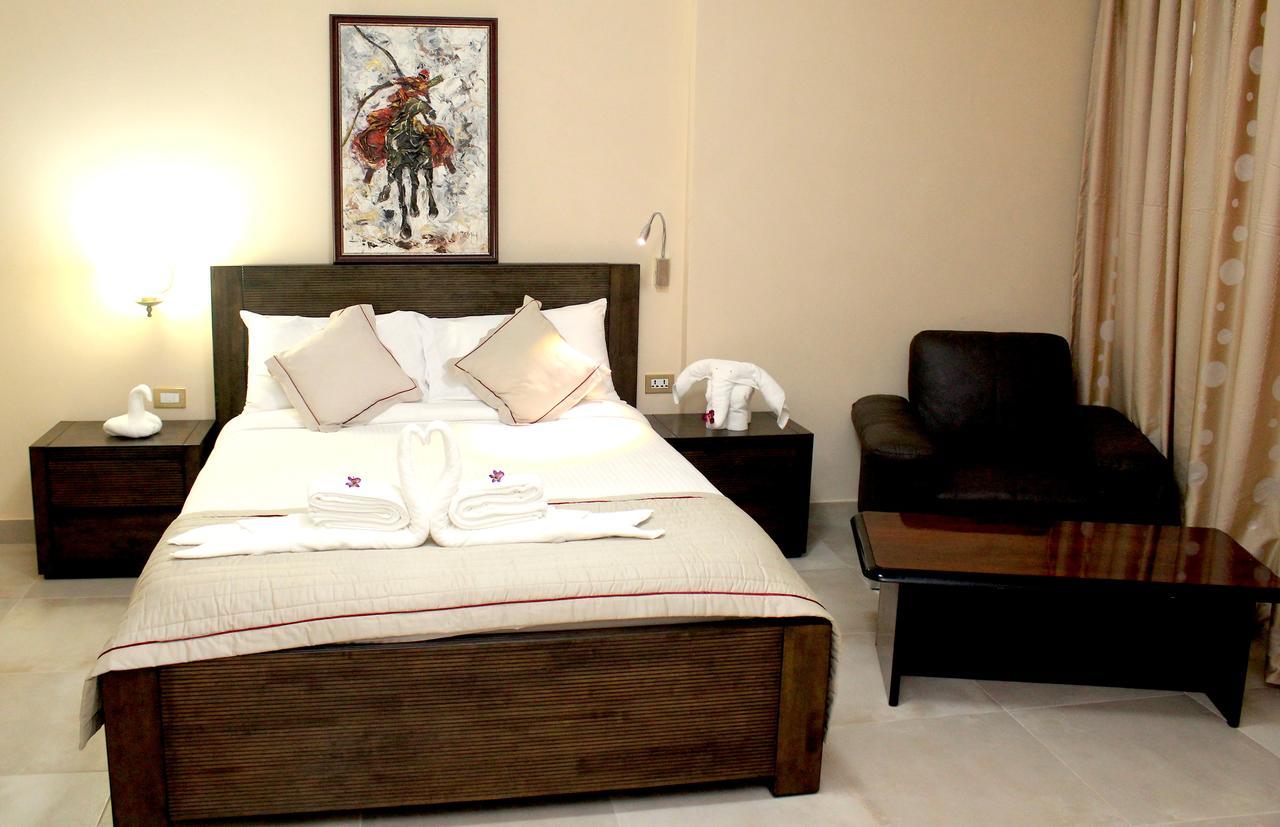 Murex Plaza Hotel & Suites Monrovia Exterior foto