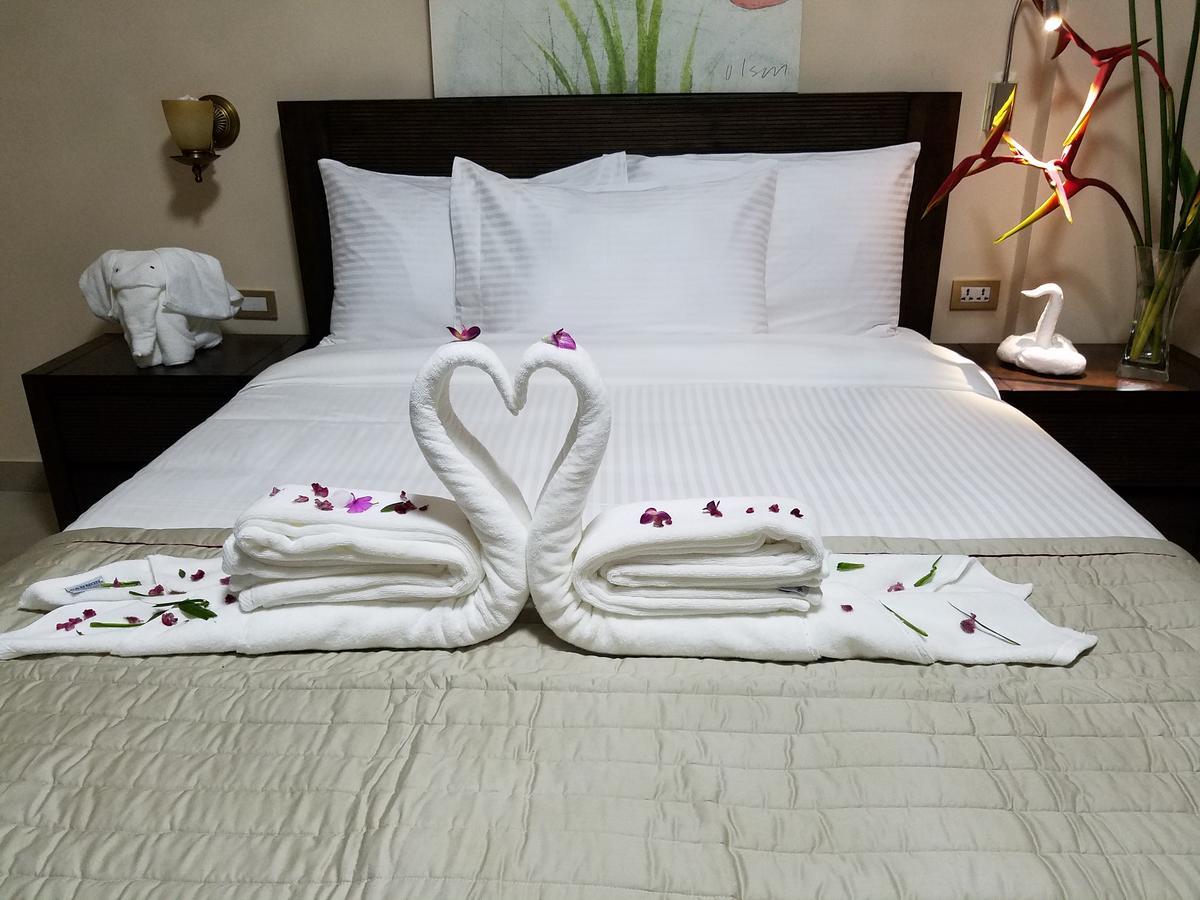 Murex Plaza Hotel & Suites Monrovia Exterior foto