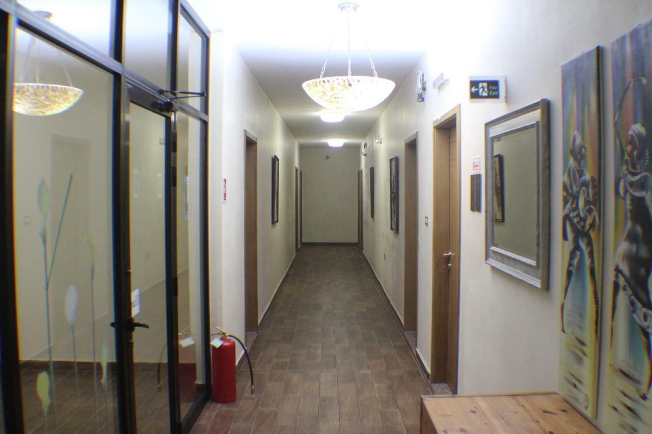 Murex Plaza Hotel & Suites Monrovia Exterior foto
